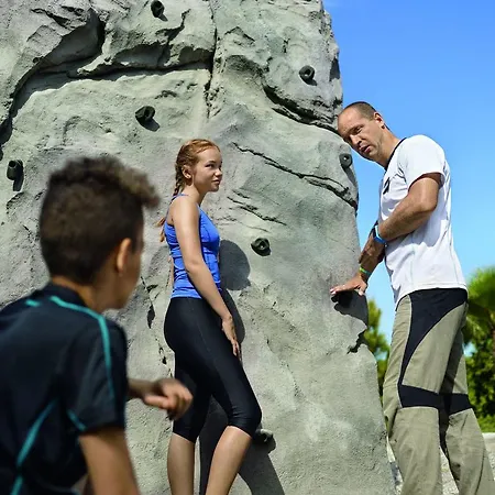 Tui Blue Park リゾート サルゲルメ