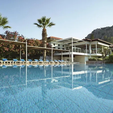 Tui Blue Park サルゲルメ