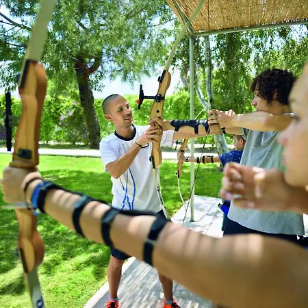 Tui Blue Park サルゲルメ